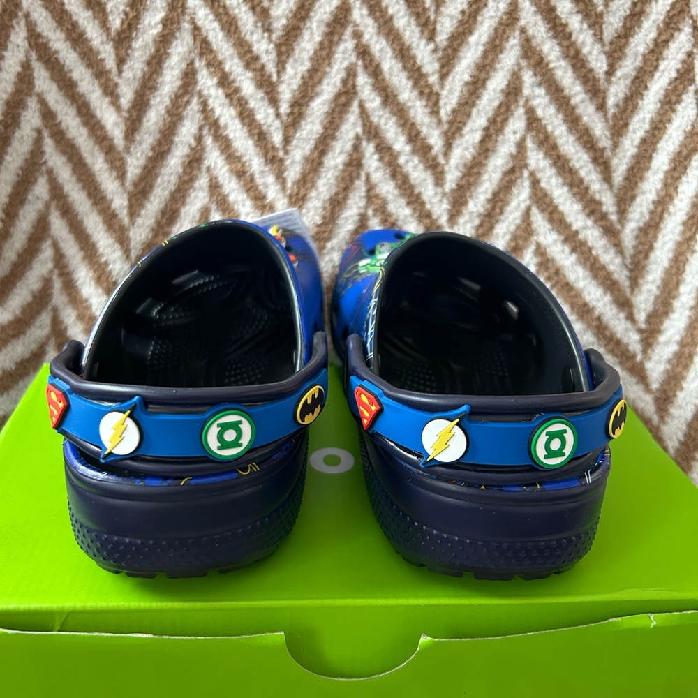 CROCS Kids Justice league Superhero NWT - Picture 4 of 5